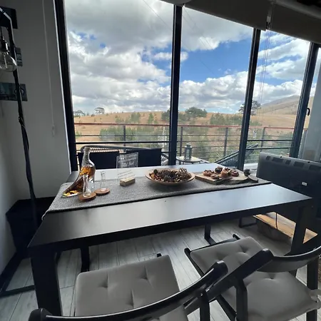 Wild Nest Bear Hébergement de vacances